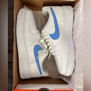 WOMENS NIKE AIR FORCE 1 ‘07